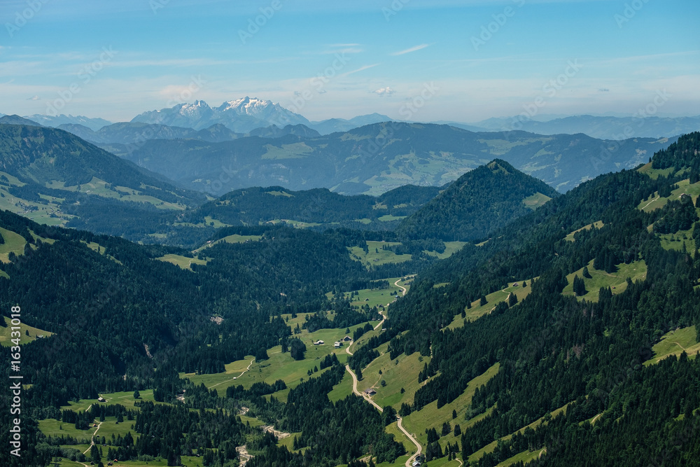 Flugaufnahme Bregenzer Wald mit Blick auf den Säntis