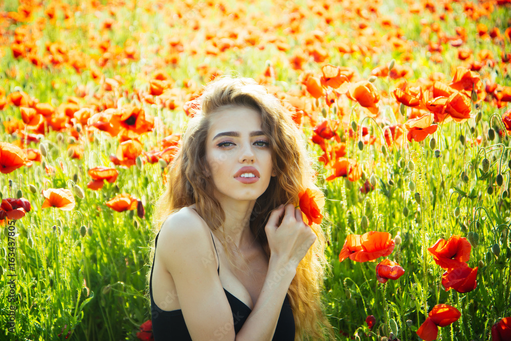 Naklejka premium poppy seed and girl with long curly hair