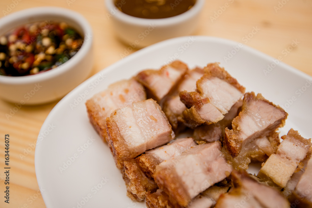 Hong Kong-style roast pork, roast pork, Thai roasted crispy pork, Thai food