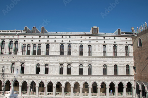 Inner court of Palazzo Ducale (Doge's Palace) in Venice, Italy © Jopstock