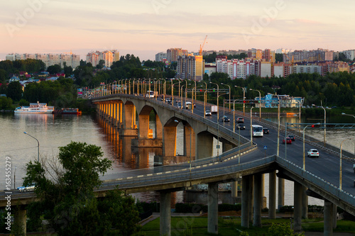 Tableau sur toile Summer city landscape with a bridge over the river