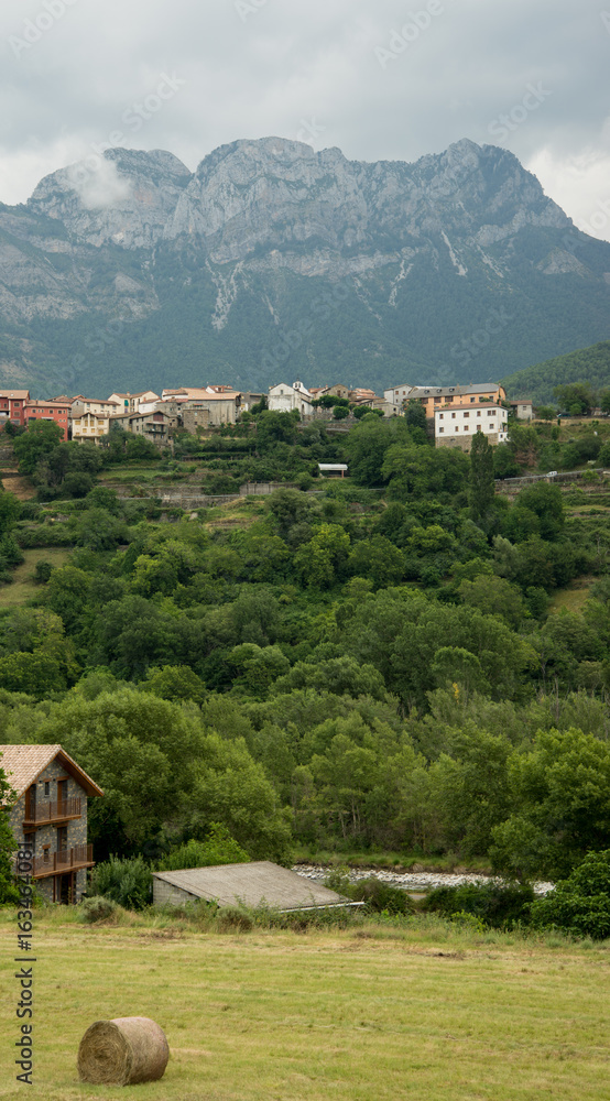 Village vallée Ainsa Espagne
