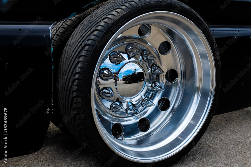 Fototapeta premium Cars both old and new 