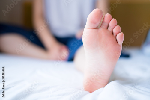 女性の足の裏