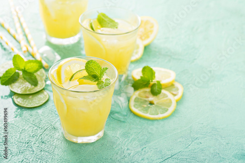 Refreshing citrus cocktail with lemon