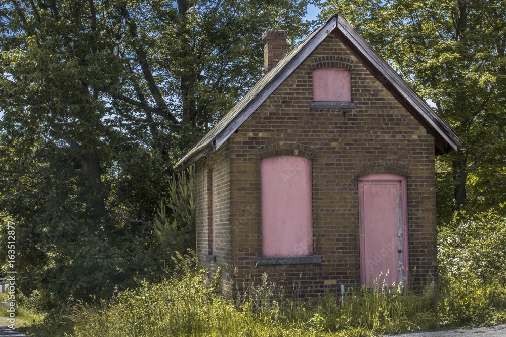 Tiny brick house Tiny brick house