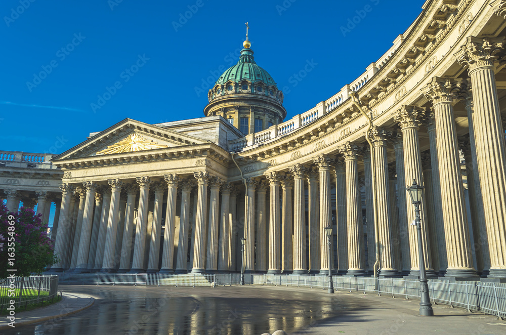 Obraz premium Kazan Cathedral in Saint Petersburg blue sky