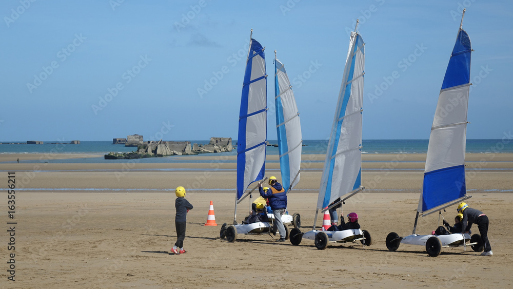 Fototapeta premium Chars à voile en Normandie