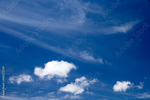 Blue sky with white clouds © Pakhnyushchyy
