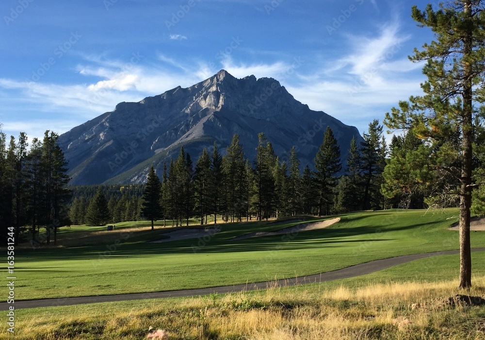 Canadien Mountain Golf Course 