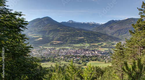 Embrun vu de Caleyere (Hautes Alpes) photo