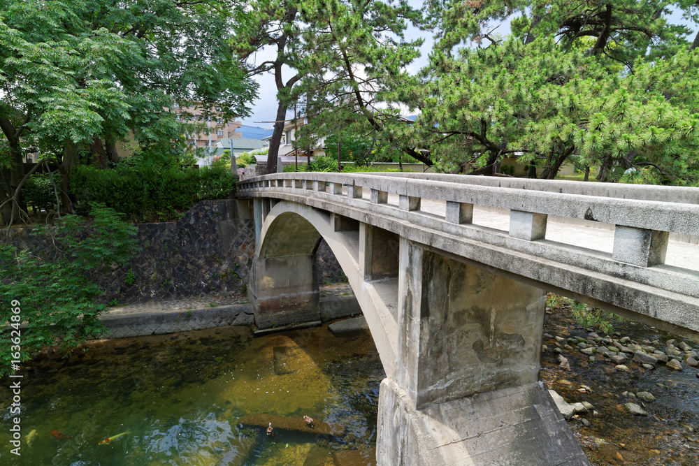 Fototapeta premium 西宮市夙川公園 こほろぎ橋