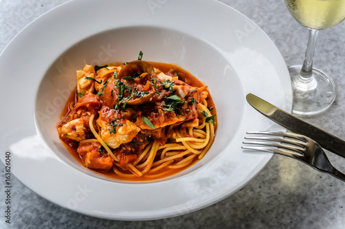 Obraz na plátně Seafood spaghetti marinara italian