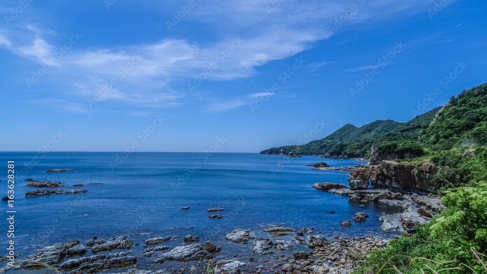 国立公園,日本海,日御碕灯台付近,赤石鼻の青い空,絶景
