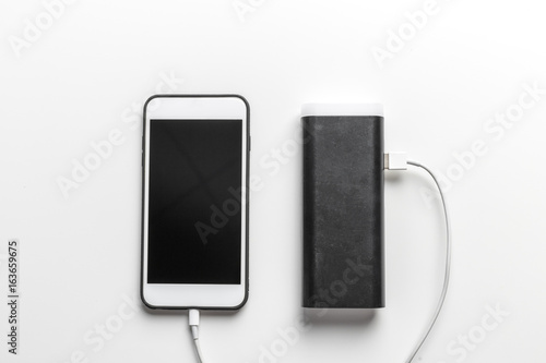 phone mobile connect to battery power bank