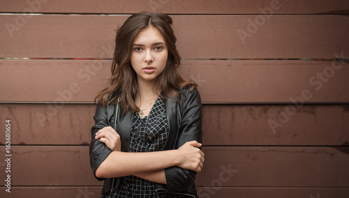 Canvas Print Young beautiful brunette