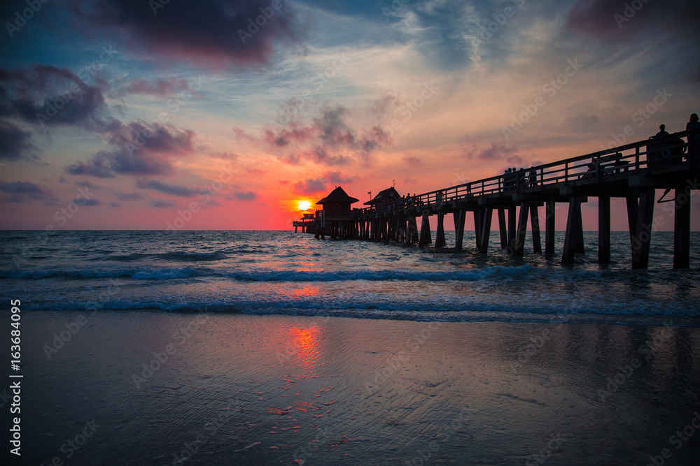 Fototapeta premium Pier Sunset