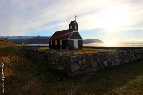 église seule au monde