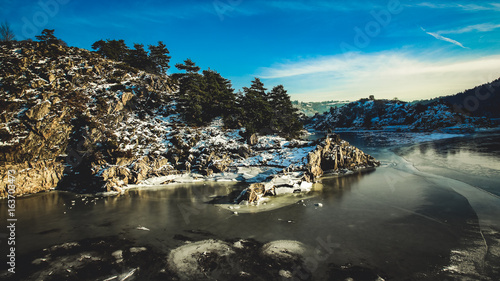 bords de loire sous la neige  photo