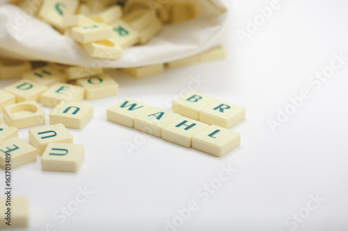 BR-Wahl, Betriebsratswahl, Spielsteine mit Text – Arbeit des Betriebsrats, die Wahl.