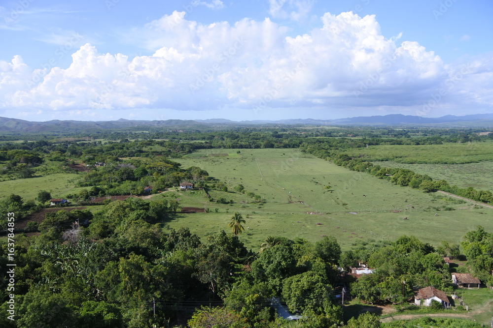 Aussicht vom Sklaventurm Torre de Iznaga im Valle de los Ingenios Aussicht vom Sklaventurm Torre de Iznaga im Valle de los Ingenios
