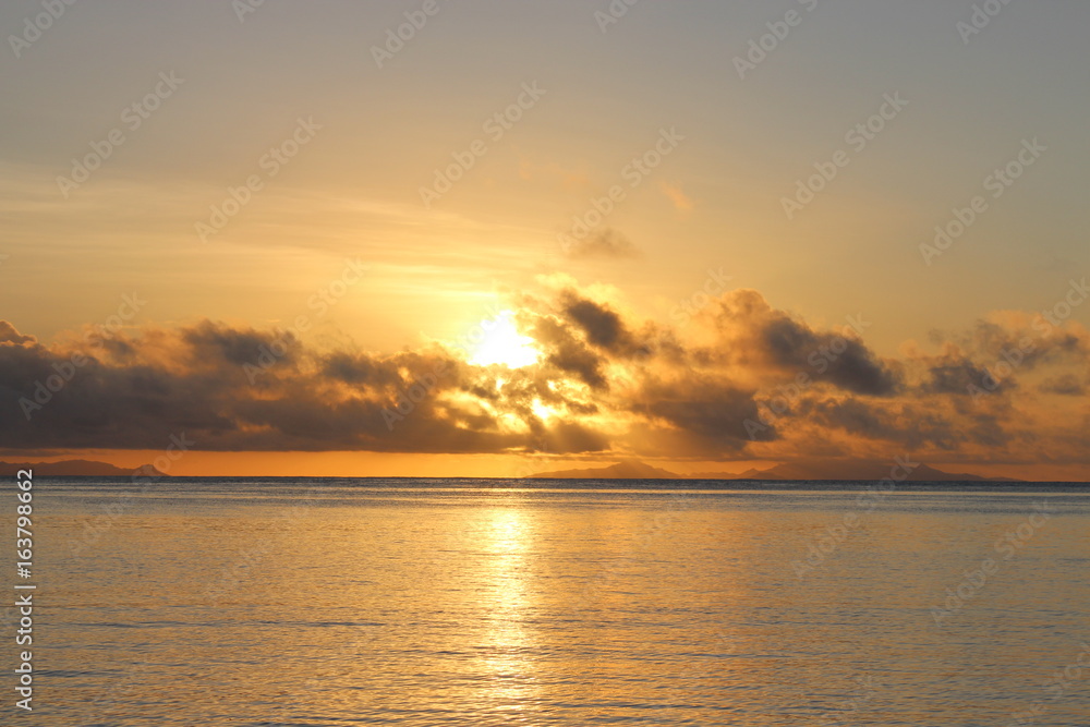 Coucher soleil Huahine lagon - Huahine lagoon sunset - french polynesia