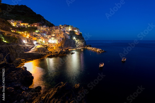 Blaue Stunde über der Bucht von Manarola, Cinque Terre