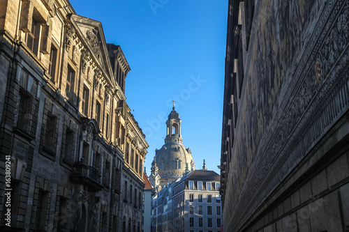 Blick aus der Augustusstraße auf die Dresdner Frauenkirche photo