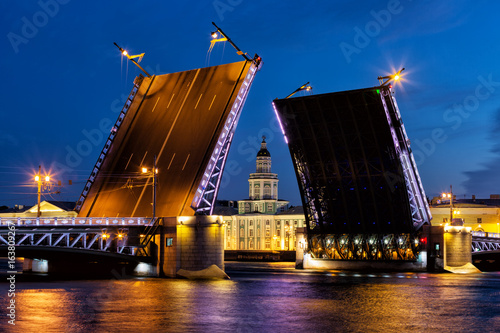 Photos Open Dvortsovaya Bridge and view of Kunstcamera of Vasilievsky Island, Saint-Pet