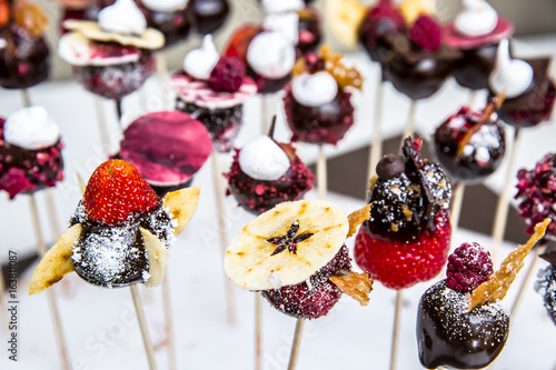 Cake pops with fruits