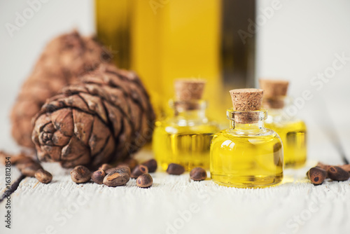 Oil of cedar nuts