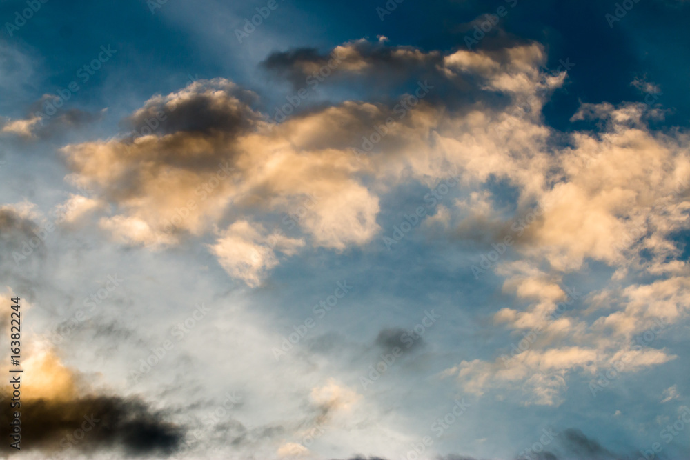 Obraz premium Beautiful sunset sky. Sky Background.