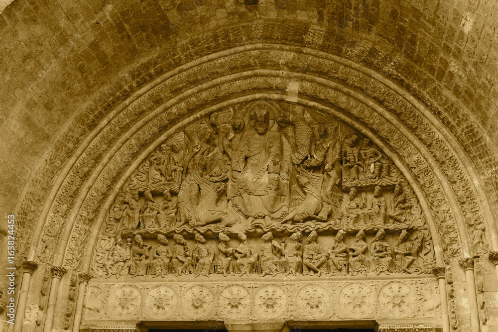 Apocalypse Tympan portail sud Abbatiale Saint Pierre de Moissac Stock