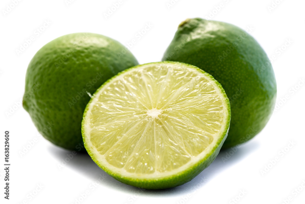 Limette Limetten Lemmon Limone Zitrusfrucht isoliert freigestellt auf weißen Hintergrund, Freisteller
Limette Limetten Lemmon Limone Zitrusfrucht isoliert freigestellt auf weißen Hintergrund, Freisteller