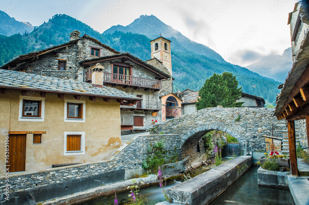 Valle Varaita: Chianale, borghi più belli d'Italia