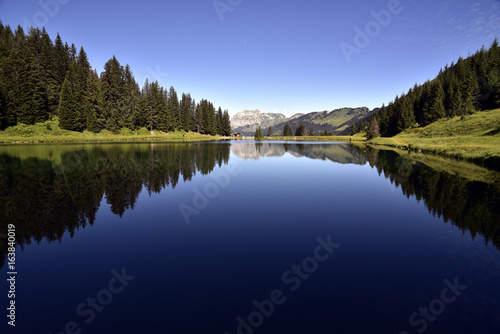 Lac de montagne © Florian