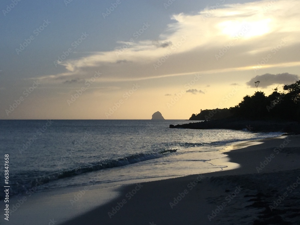 coucher de soleil sur la mer Caraibe - Martinique