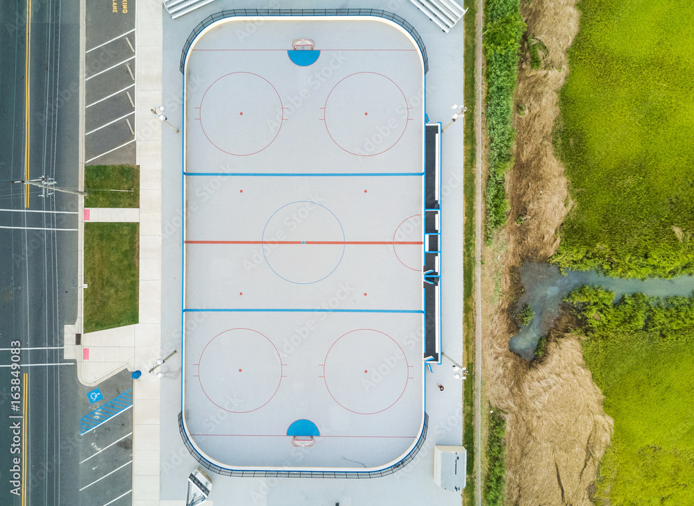 Naklejka premium Aerial view of a hockey court