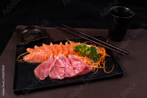 salmon and maguro sashimi