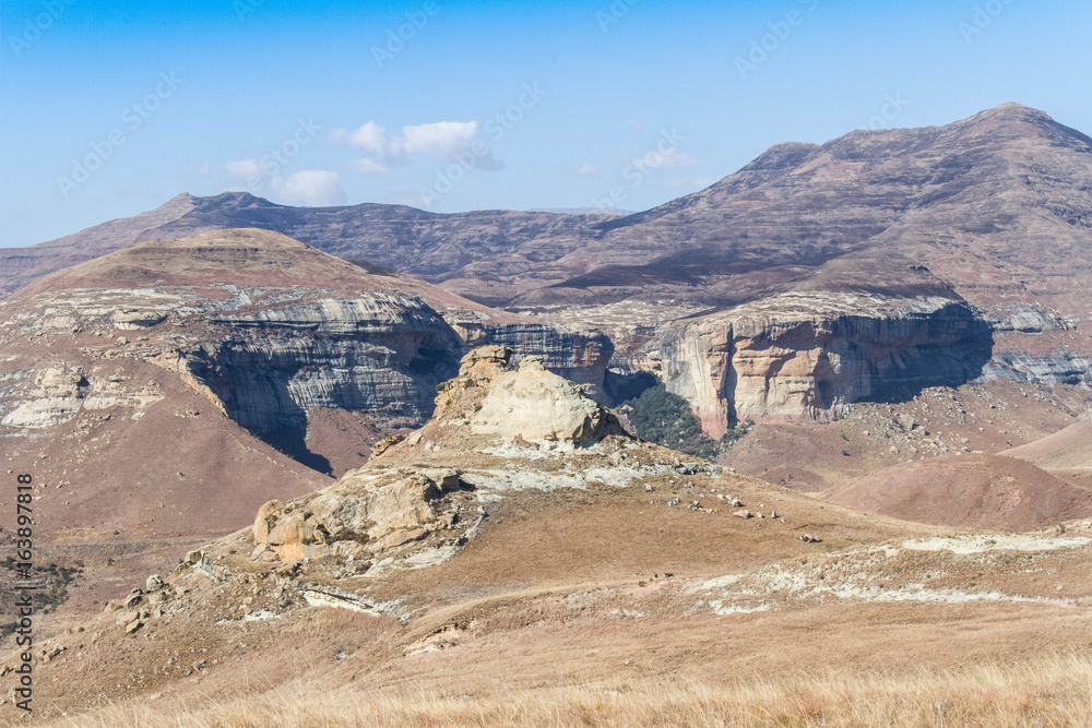 Naklejka premium Golden Gate Red Mountains
