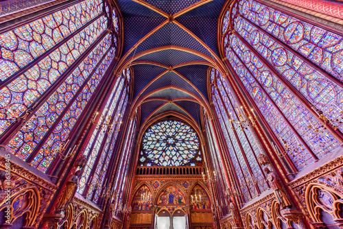 Sainte-Chapelle - Paris, France © demerzel21