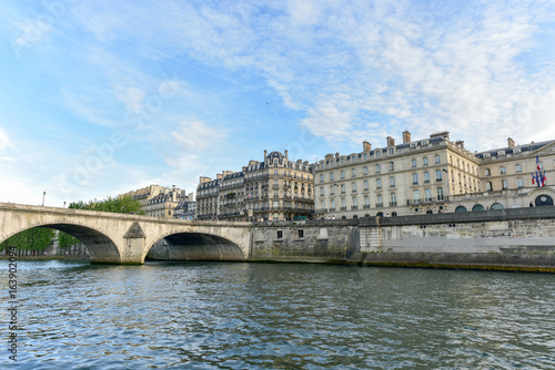 Pont Royal - Paris, France © demerzel21