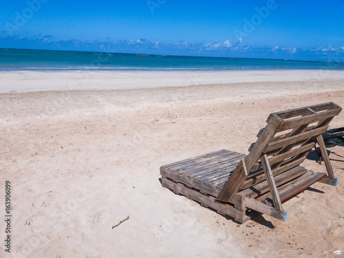 Cadeira de pallet na praia do marceneiro em alagoas
