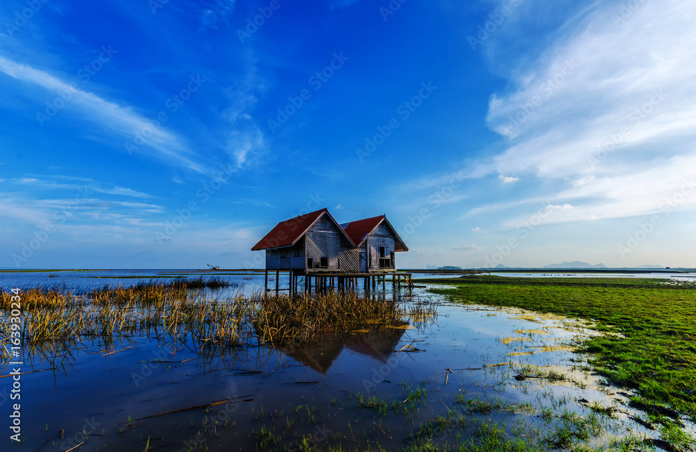 Fototapeta premium Abandoned house with evening light that photographers are drawn to photography in Thailand.