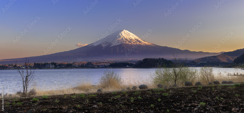 Mountain Fujisan at Lake Kawaguchiko in japan .