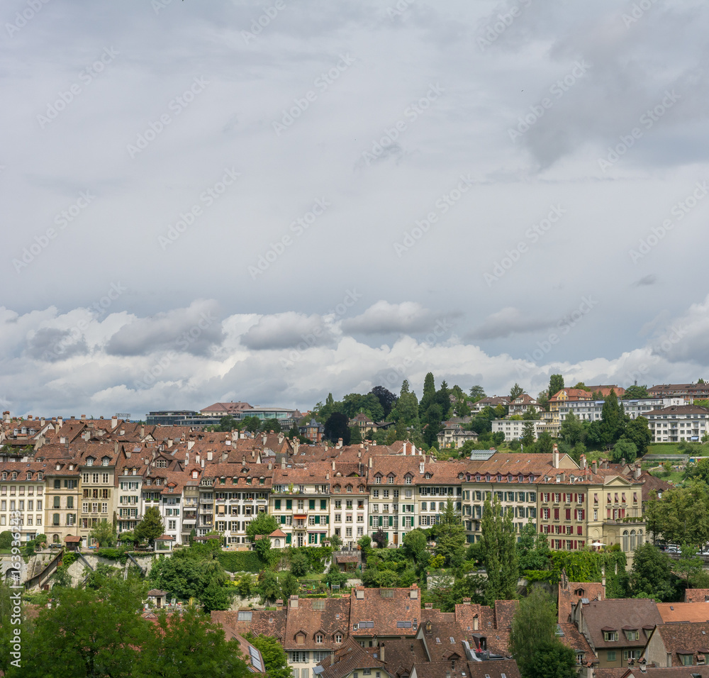 Naklejka premium Bern skyline mit wolken am Himmel 