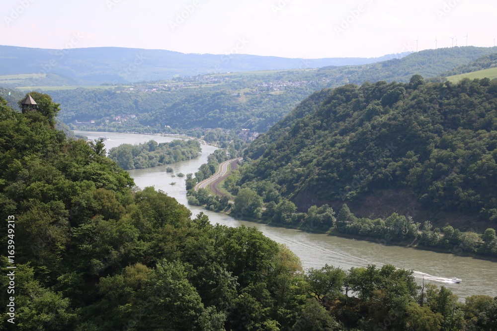 Fototapeta premium Blick vom Rheinsteig nach Bacharach