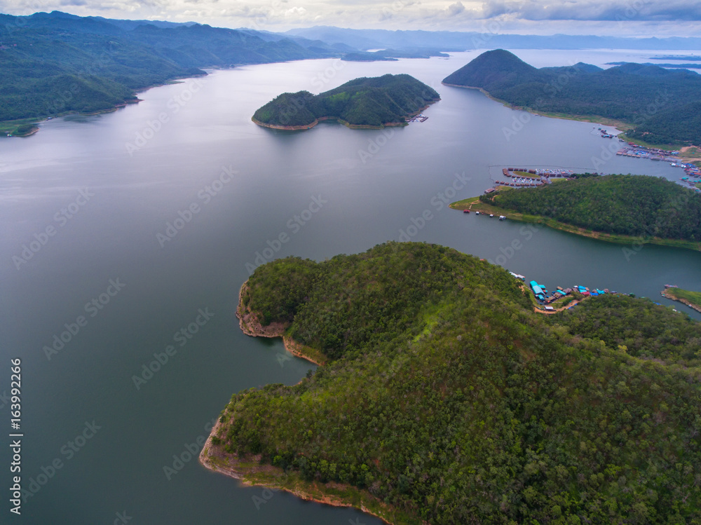 Srinakarin Dam Water Storage The public sector is a dam built to store water for use during the dry season. And used to produce electricity in the country in Thailand.