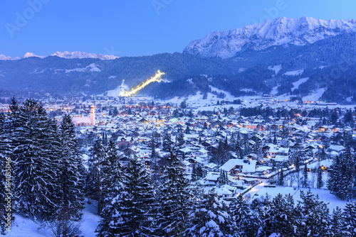 winterliches Garmisch-Partenkirchen in der Abenddämmerung photo
