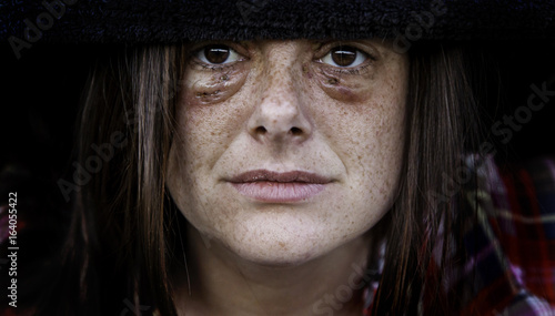 Obraz na plátně Woman mistreated with fear and sorrow